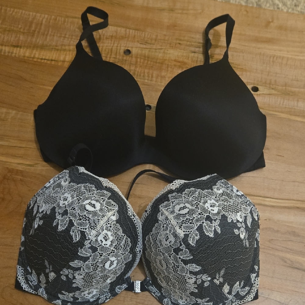 La SENZA Black and White Lace Bras Set